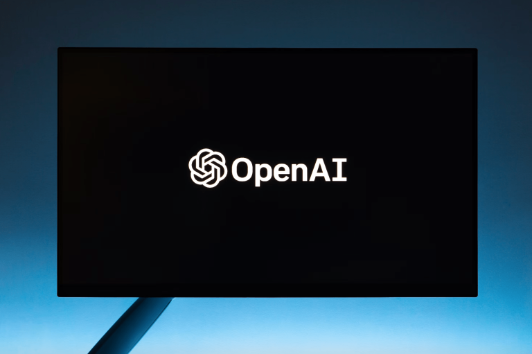 “OpenAI” palaidis pielāgotu MI čatbotu uzņēmumiem “ChatGPT Enterprise”