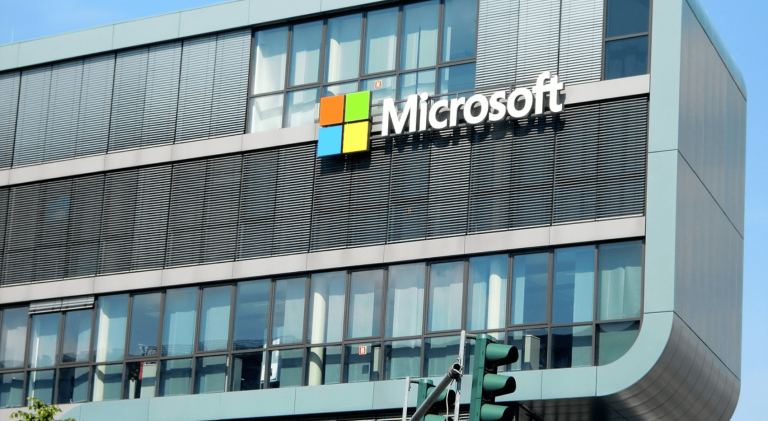 “Microsoft” apsver savus datu centrus darbināt ar kodolenerģiju
