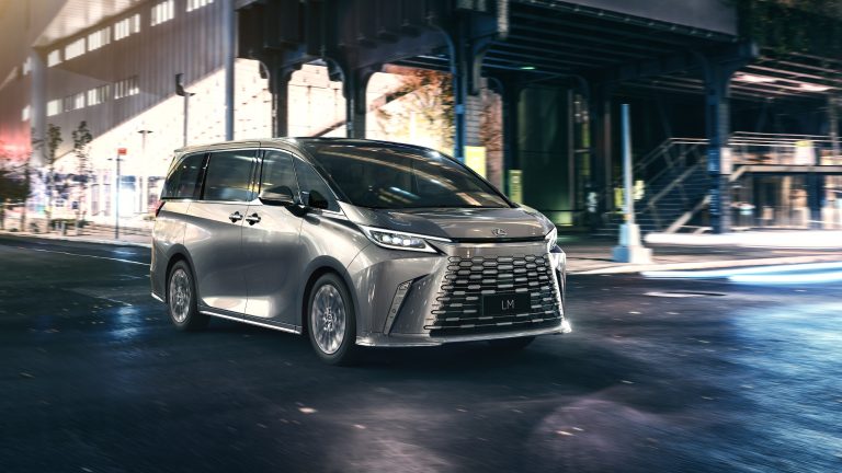 Pilnīgi jaunais Lexus LM – luksusa mobilitātes pionieris