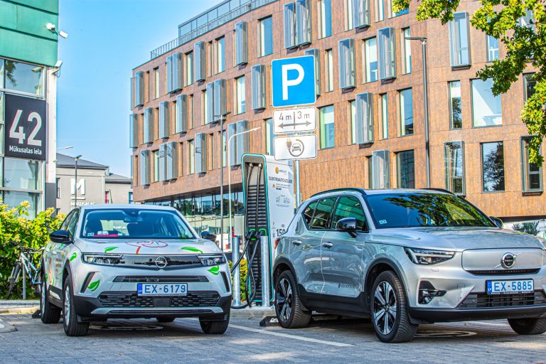 Mūkusalas Biznesa centra teritorijā atklāta Elektrum Drive 150 kW uzlādes stacija