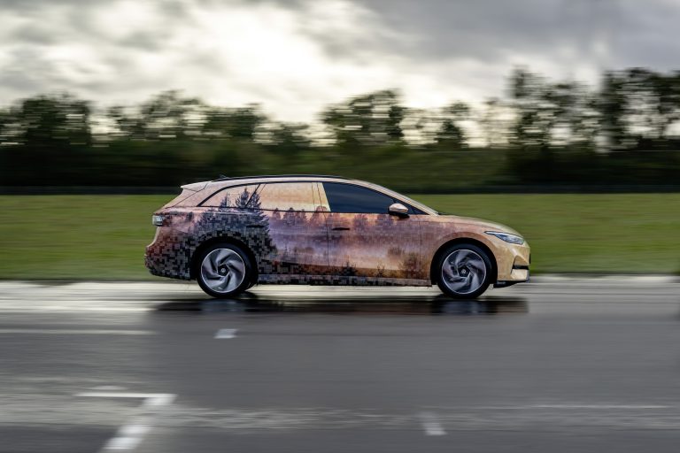 Volkswagen sniedz ekskluzīvu ieskatu nākotnes ID.7 Tourer