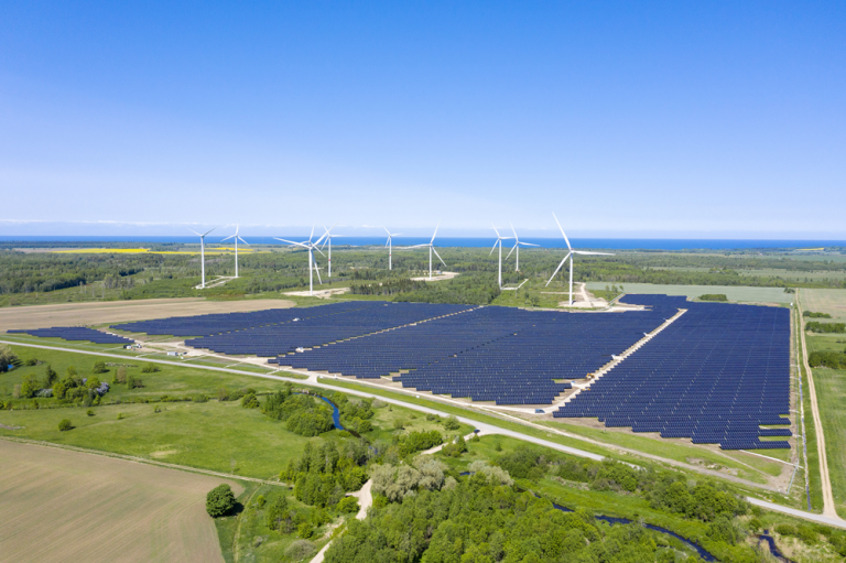 Enefit Green Latvijā uzsāks saules paneļu parku būvniecību