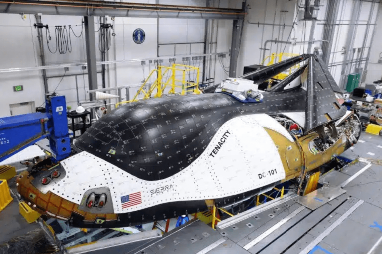 NASA gatavojas izmēģināt pasaulē pirmo komerciālo kosmosa lidmašīnu