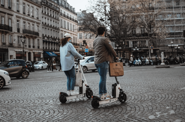 Sākot ar šo gadu Latvijā obligāti jāreģistrē elektriskie skrejriteņi