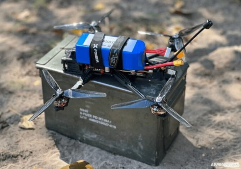Bijušais “Google” izpilddirektors palīdz Ukrainai, ražojot MI militāros dronus