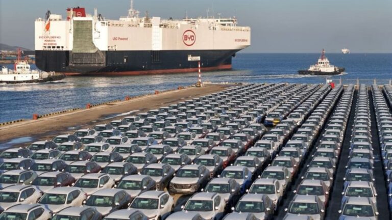 BYD iegādājas savu pirmo kravas kuģi, lai ērtāk sūtītu mašīnas uz citām pasaules valstīm