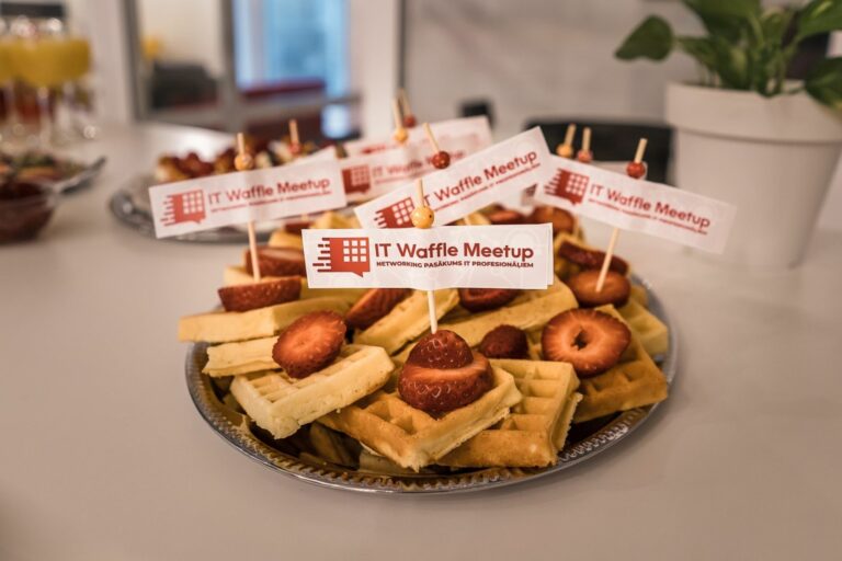 Aicina uz IT un jaunuzņēmumu tīklošanās pasākumu Liepājā “IT Waffle Meetup”