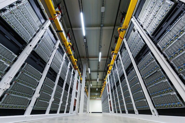 Microsoft ieguldīs 2 miljardus dolāru Spānijā, lai attīstītu mākslīgā intelekta risinājumu infrastruktūru