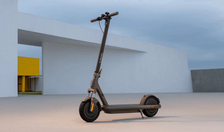 Xiaomi prezentē Electric Scooter 4 Pro Max elektrisko stāvdrāzi ar uzlabotu amortizāciju