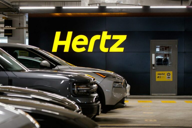 Hertz turpina iztirgot savus nomas elektroauto, samierinoties ar finansiālajiem zaudējumiem