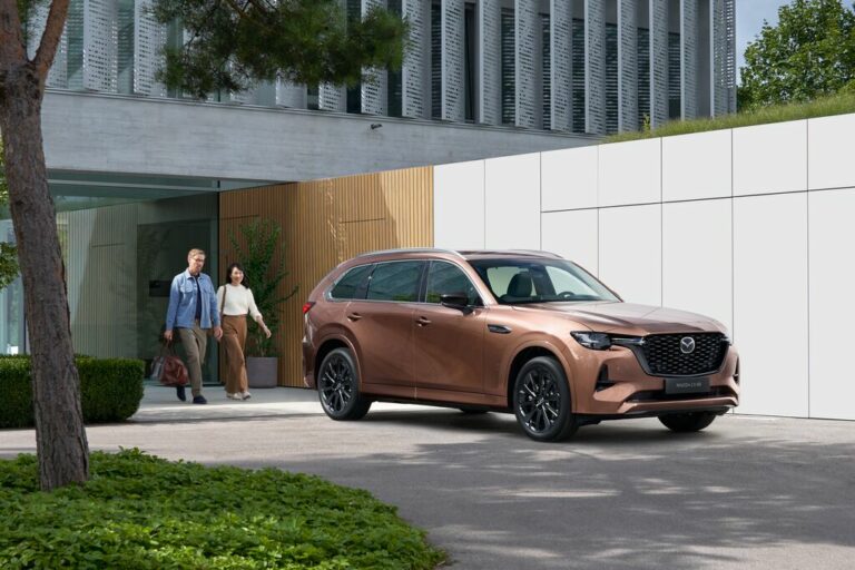 Mazda iepazīstina ar jauno CX-80 flagmani