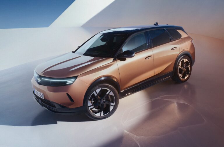 Opel prezentē nākamās paaudzes Grandland SUV