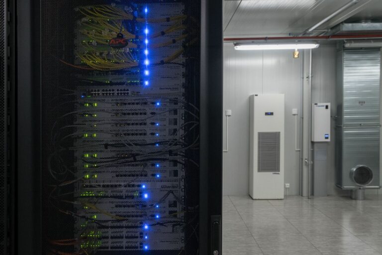 MikroTik un Tet nodrošinās zinātniekiem 400 gigabitu savienojumu cīņai ar smagām saslimšanām