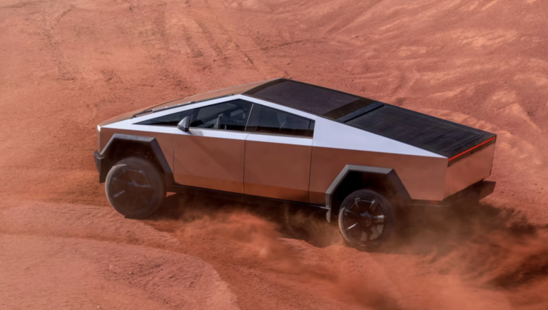 Tesla nākas atsaukt visus izlaistos Cybertruck, jo to akseleratora pedālis var iesprūst