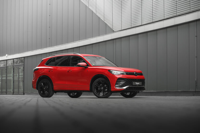 Jaunais Tiguan pieejams Latvijā – tagad arī ar 120 km nobraukuma distanci tikai ar elektrību