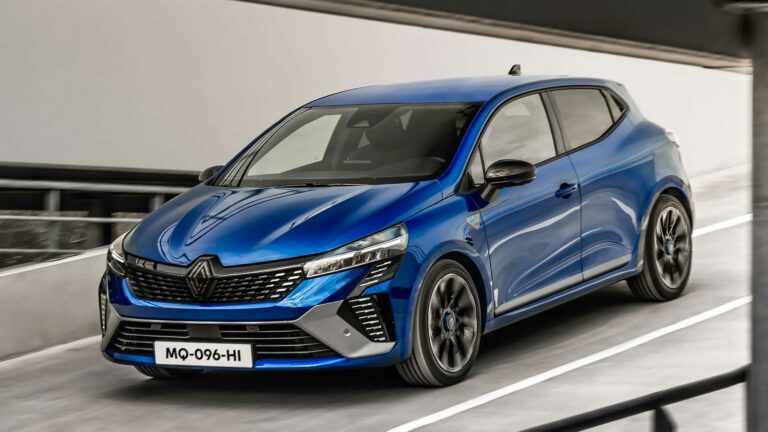 Populārais Renault Clio 2026. gadā būs nopērkams arī elektriskā formā