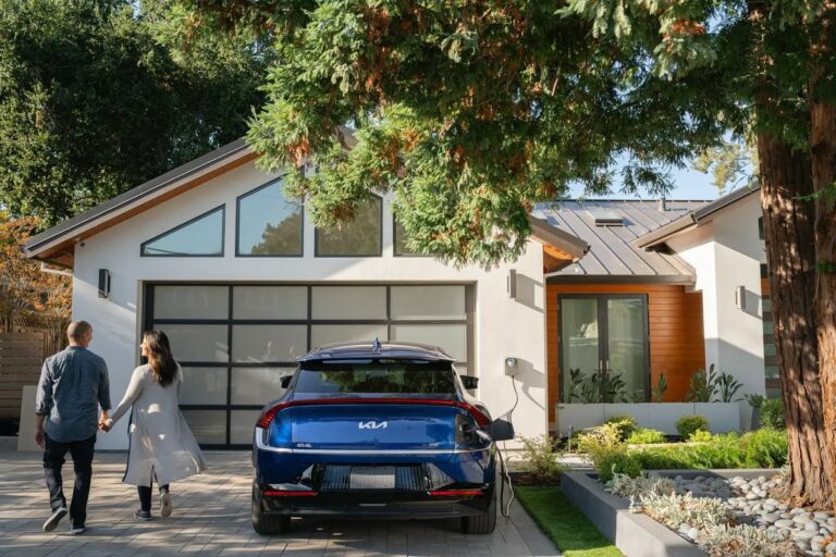 Airbnb motivē īres īpašumus aprīkot ar elektroauto uzlādes iekārtām