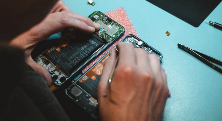 Samsung, iespējams, pieprasa servisiem ziņot par neoriģinālo detaļu izmantošanu