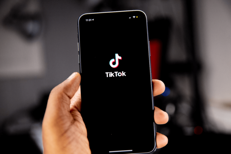 “TikTok” iesūdz tiesā ASV valdību, lai apturētu lietotnes aizliegumu