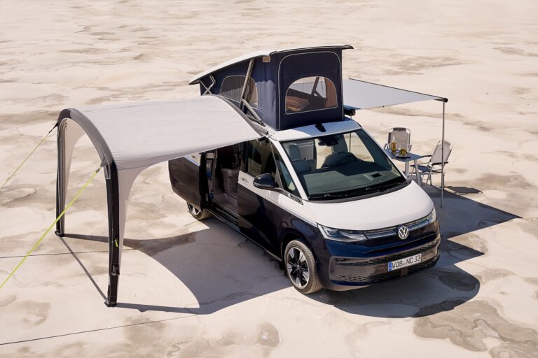 Prezentēts jaunais Volkswagen California kemperis – tagad pieejams arī kā plug-in hibrīds