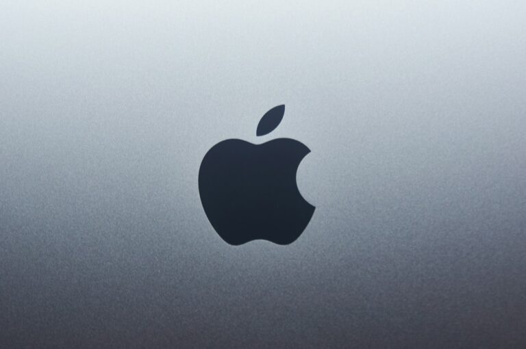 Nākamajos iPad modeļos varētu tikt mainīts Apple logo novietojums