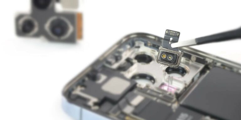 Apple vēlas automatizēt vismaz pusi no iPhone komplektēšanas procesiem