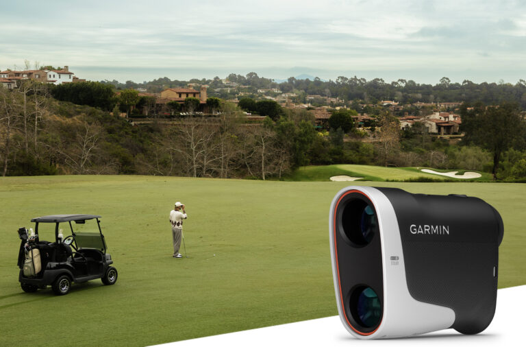 Garmin iepazīstina ar viedo attāluma lāzermērītāju Approach Z30