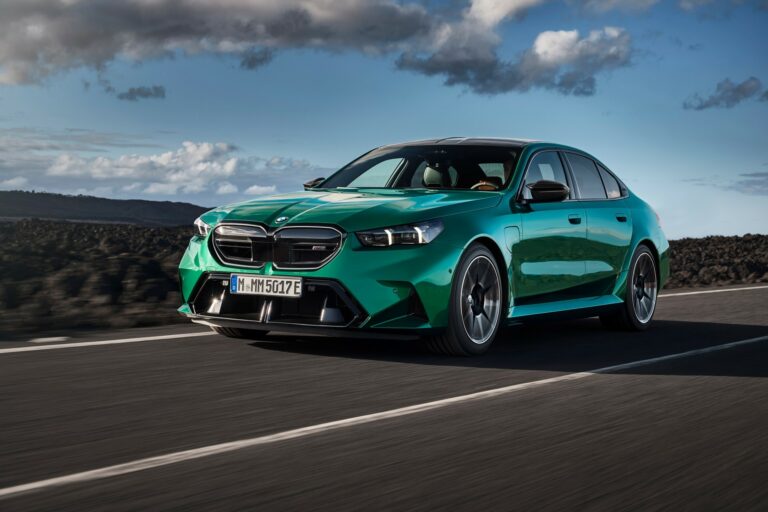 Prezentēts jaunais BMW M5 ar M HYBRID elektrificēto piedziņas sistēmu