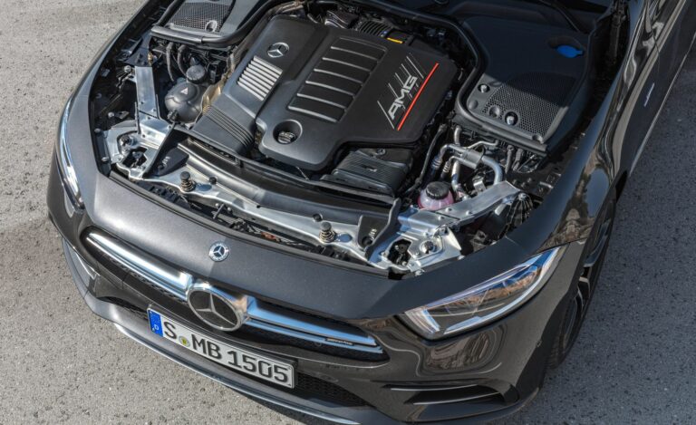 Mercedes kāpina ieguldījumus iekšdedzes dzinēju attīstībā