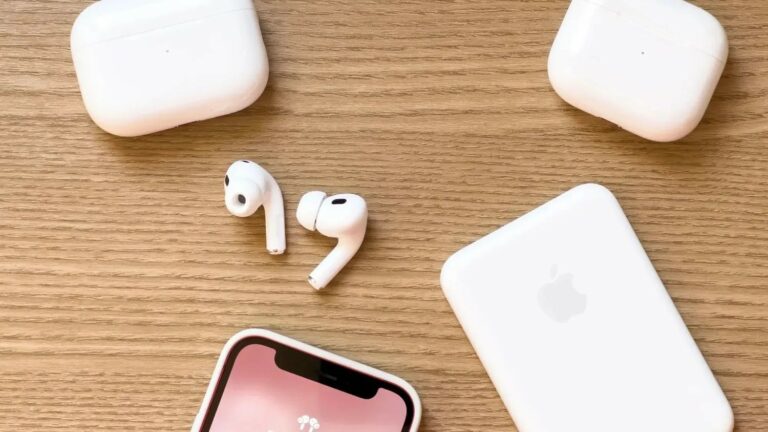 Apple pēc diviem gadiem varētu izlaist ar kamerām aprīkotas AirPods austiņas