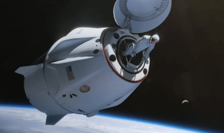 Pēc mēneša varētu notikt vēsturiska “SpaceX” misija