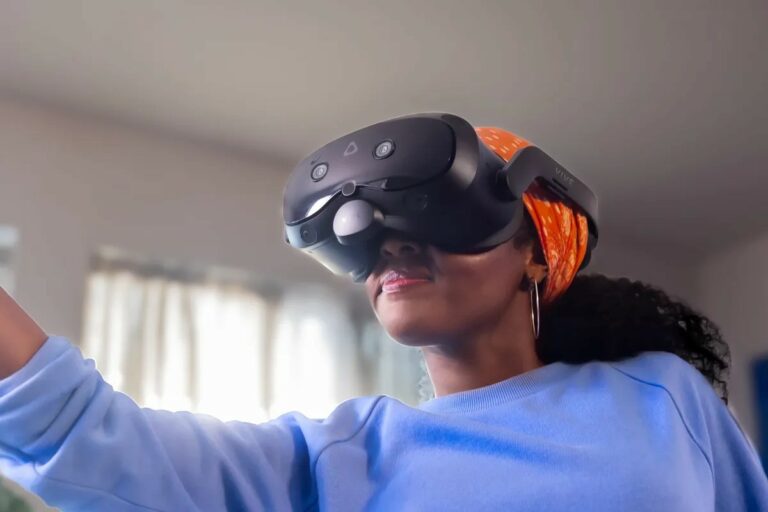 HTC izziņo jaunas virtuālās realitātes brilles, kas konkurēs ar Apple Vision Pro