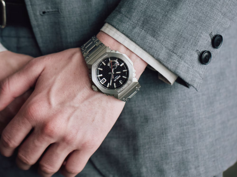 Casio izziņo izturīgu G-Shock klasisko rokas pulkstenis ar Bluetooth savienojumu