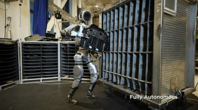 “Boston Dynamics Atlas” robots nodemonstrē, kādam būtu jābūt “Tesla Optimus” robotam (video)