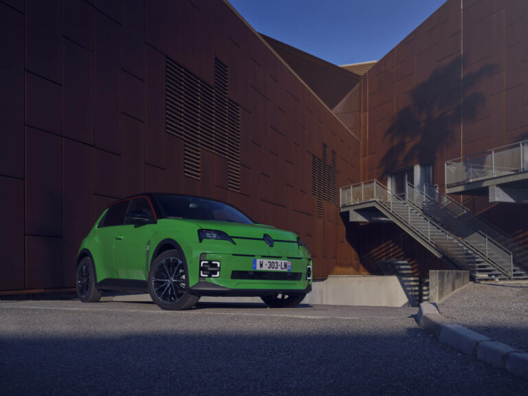 Renault 5 E-Tech electric gardumiņš tagad pieejams pasūtīšanai Baltijas valstīs