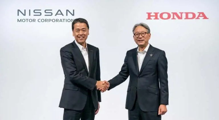 Honda izpilddirektoram grūtības paskaidrot, kāpēc apvienošanās ar Nissan ir laba doma