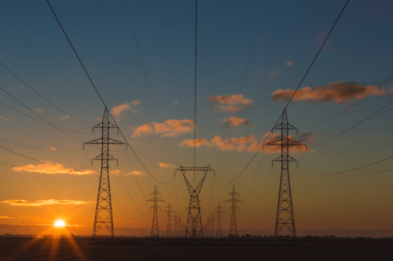 Mākslīgā intelekta izmantošanas pieaugums varētu izraisīt elektrības padeves pārtraukumus