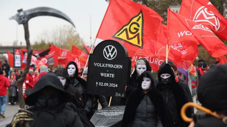 Volkswagen un darbinieku arodbiedrības sarunās progress un varbūt nenāksies slēgt rūpnīcas Vācijā