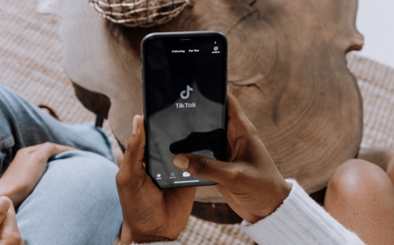 Jūtūberis MrBeast piedāvā nopirkt “TikTok” par 20 miljardiem dolāru