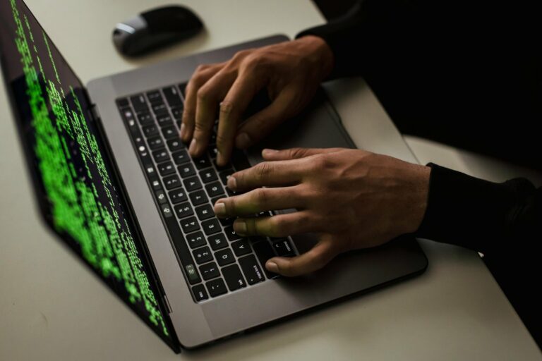 Latvijā akreditēta pirmā profesionālās tālākizglītības programma kiberdrošībā