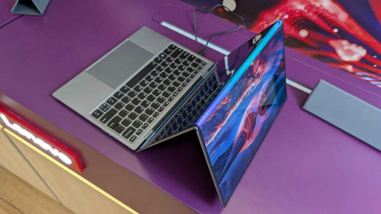 Lenovo prezentējis jaunu salokāmā ekrāna portatīvā datora konceptu ThinkBook Flip