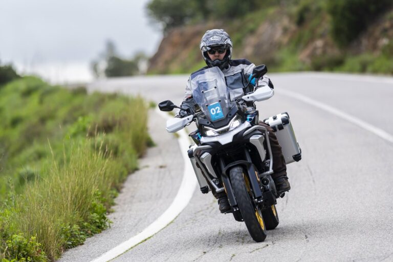Portugālē iepazīstamies ar jaunajiem CFMOTO 700MT, 800MT-X, 675SR-R, 675NK un 125NK motocikliem