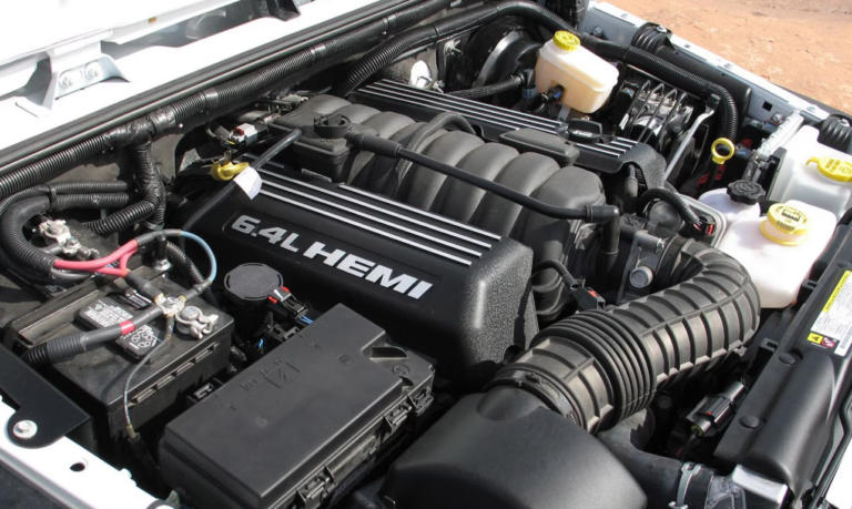 Stellantis plāno atsākt V8 HEMI dzinēju ražošanu