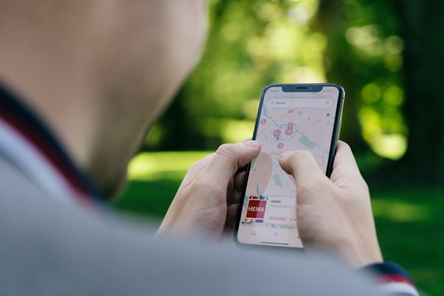 “iPhone” lietotāji Eiropā varēs iestatīt “Google Maps” kā galveno navigācijas lietotni