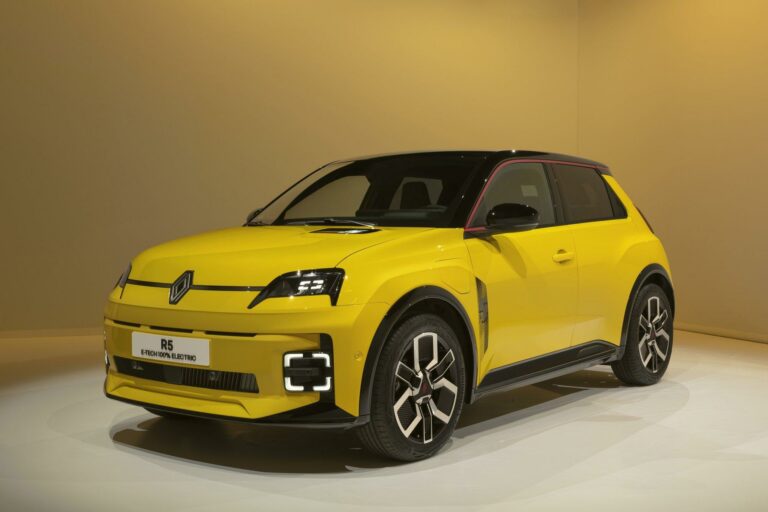 Aprīļa beigās Ķīpsalā norisināsies “Auto 2025” izstāde