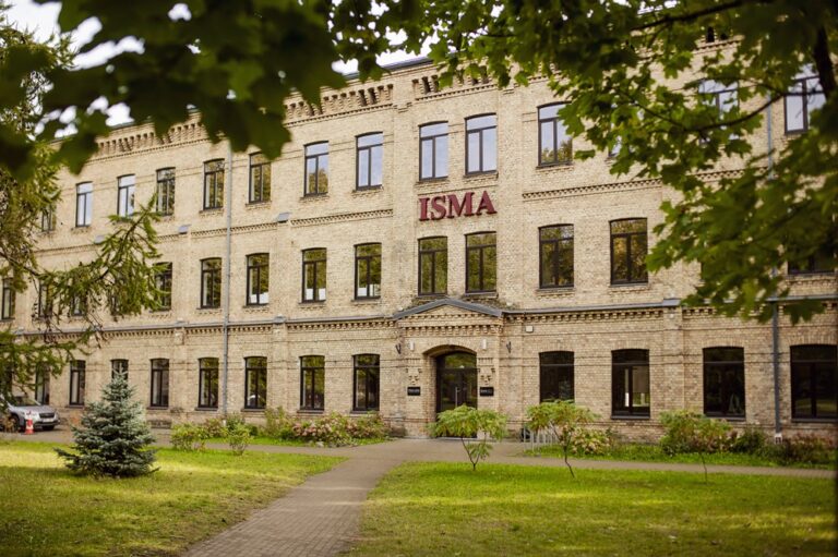 Eksperti veidos stratēģijas mākslīgā intelekta izmantošanai efektīvai mācību procesa transformācijai