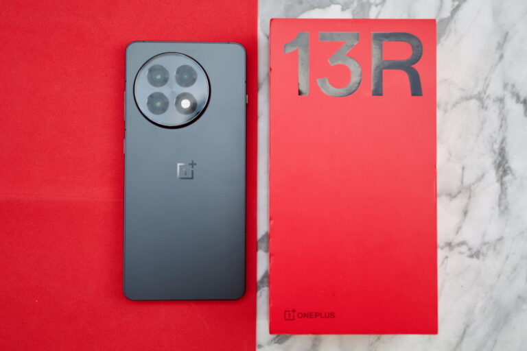 OnePlus 13R viedtālruņa apskats – gandrīz flagmaņu killeris