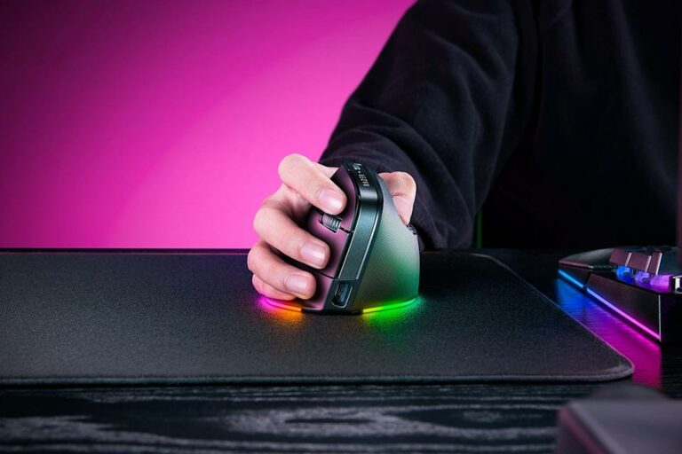 Arī Razer uzsāk piedāvāt ērtāku vertikālo peli spēlēm