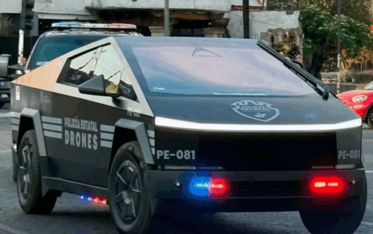 Meksikas policija, gatavojoties nākamā gada pasaules kausam futbolā, savā autoparkā ievieš “Tesla Cybertruck”