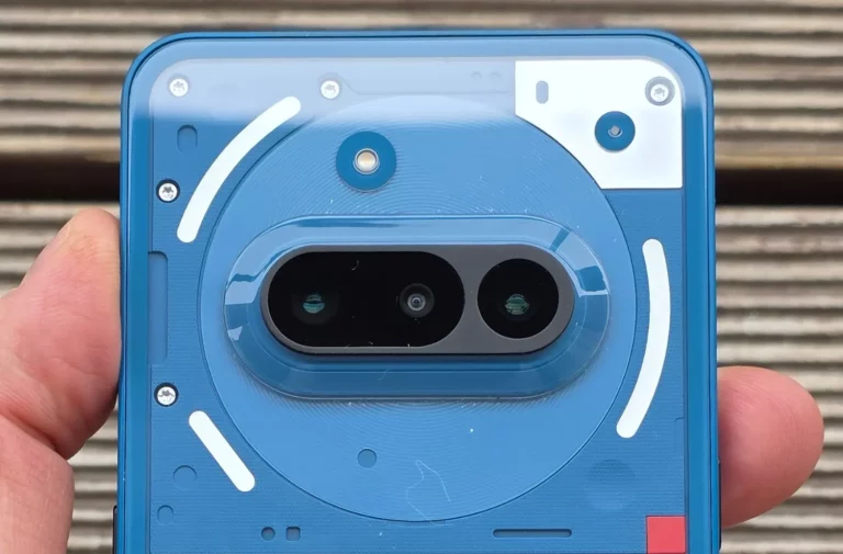 “Nothing” atteiksies no “Glyph” gaismiņām savos telefonos
